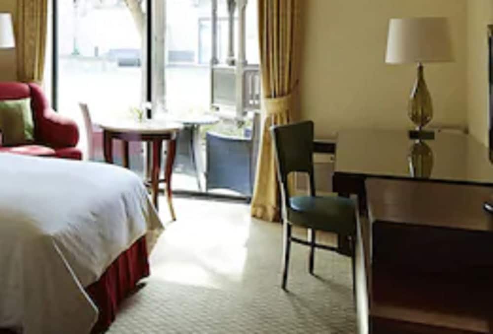 Фото Delta Hotels Cheshunt