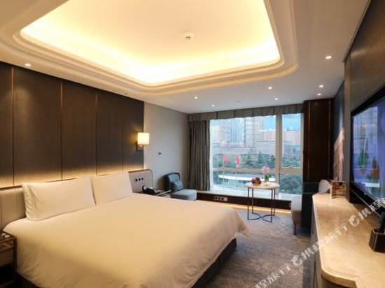 Фото Oriental Riverside Bund View Hotel