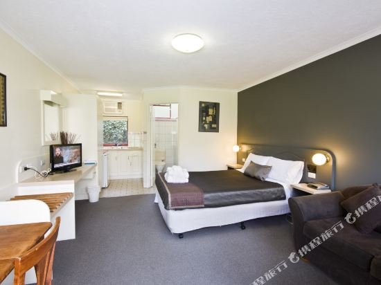 Фото Lorne Coachman Inn