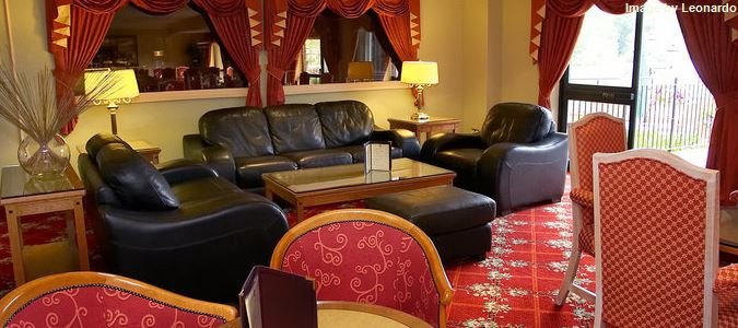 Фото Lakeside International Hotel