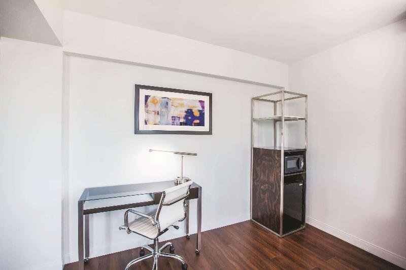 Фото Holiday Inn Express Dallas Downtown, an Ihg Hotel