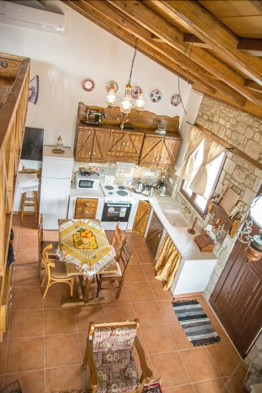 Фото To Stolidi tis Psinthou