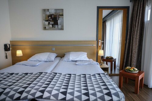 Внешний вид отеля Eemshotel в Делфзейле, фото 2
