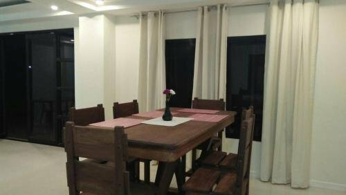 Гостиница The Guest House Laoag в Лаоаге