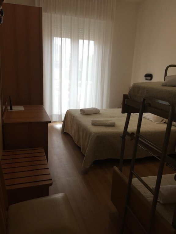 Фото Hotel Little