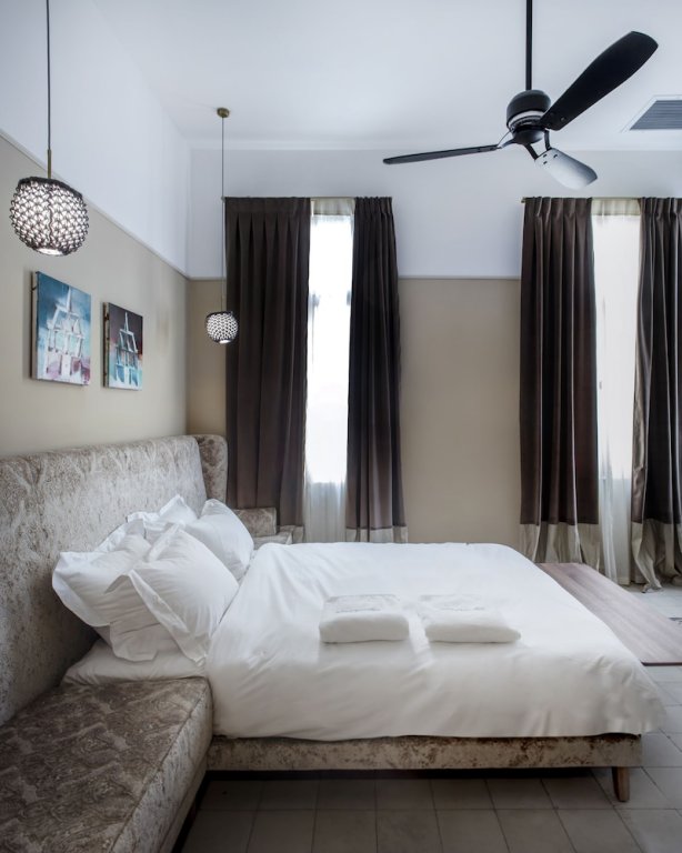 Фото Assemblage Boutique Hotel