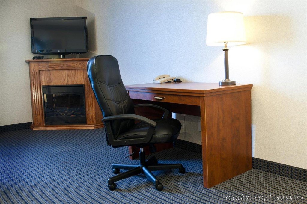 Фото Victoria Inn Hotel and Convention Centre Winnipeg