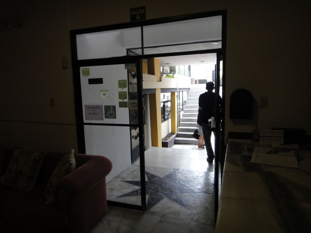 Фото отеля 2