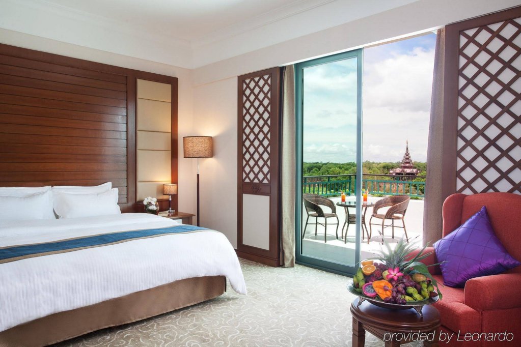 Фото Отель Hilton Mandalay