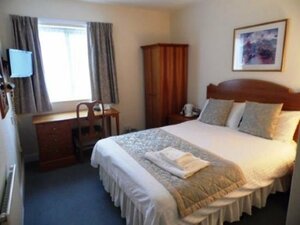 Yarnfield Park Training & Conference Centre (England, Staffordshire County, Yarnfield, ST15 0NL), hotel
