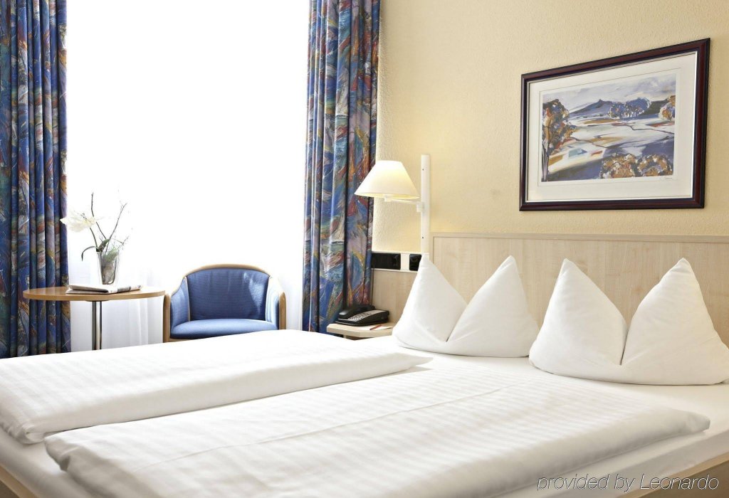 Фото IntercityHotel Rostock