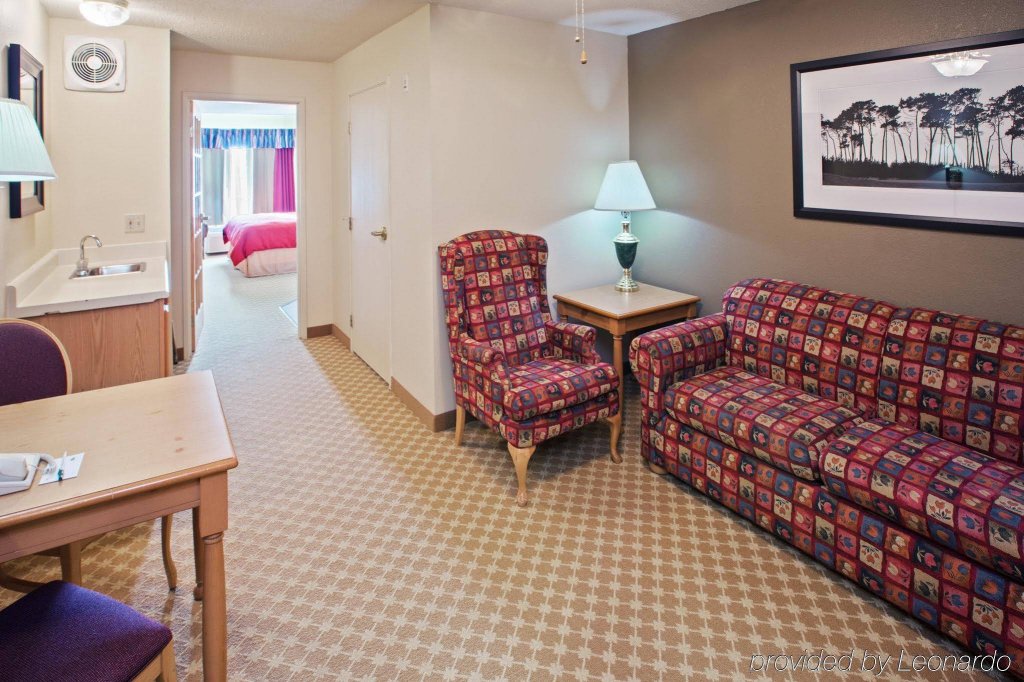 Фото AmericInn by Wyndham Galesburg