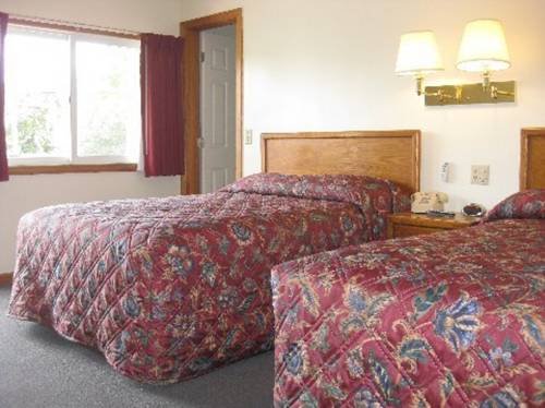 Фото Blue Spruce Motel & Townhouses