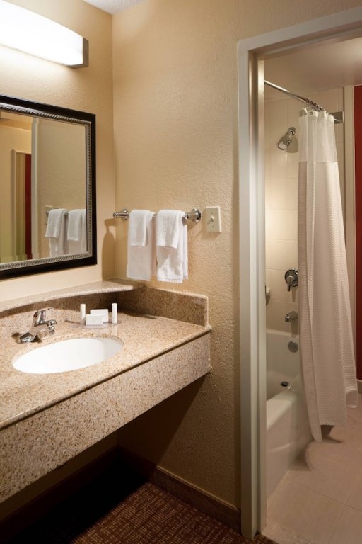 Фото Courtyard by Marriott Tallahassee Downtown/Capitol
