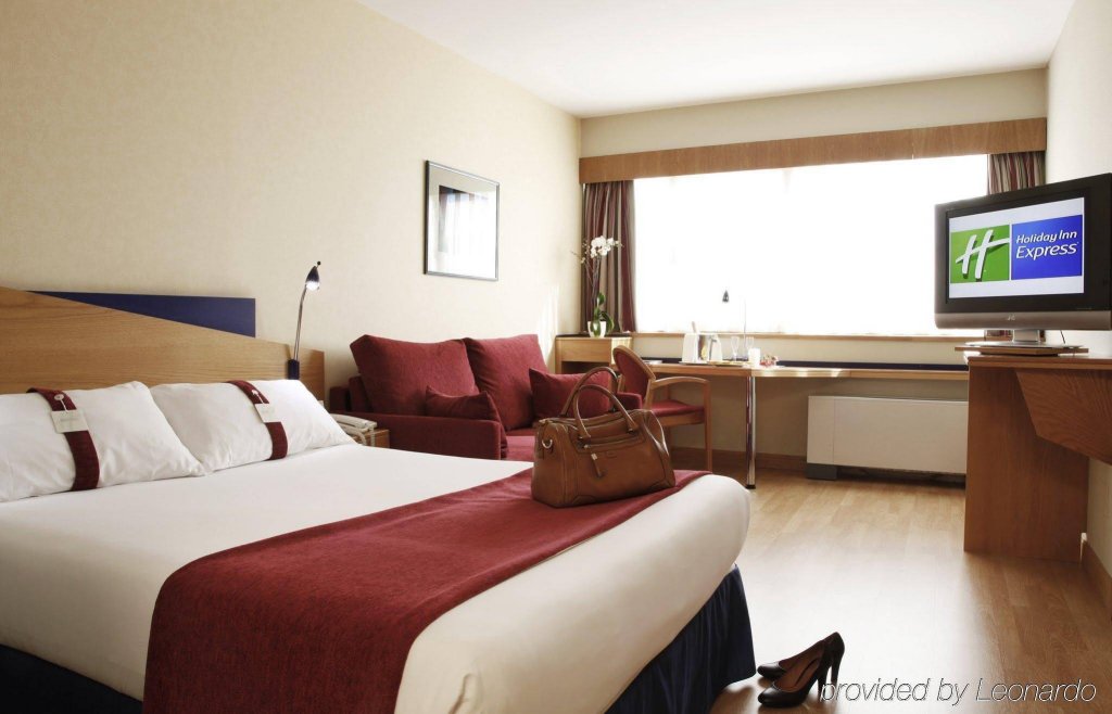 Фото Ramada by Wyndham Madrid Tres Cantos