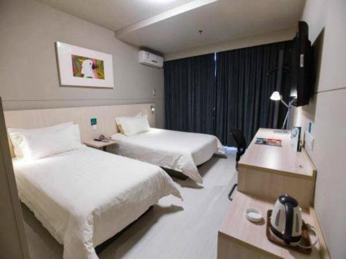 Фото Jinjiang Inn Shanghai Caobao Road Jiuxing Construction Material Market