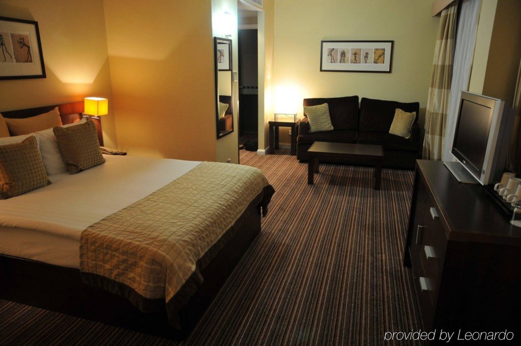 Фото Crowne Plaza London - Gatwick Airport