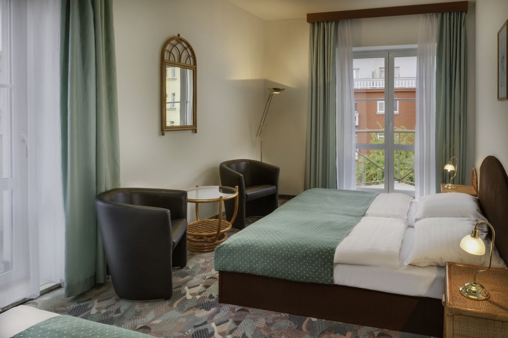 Фото Hotel Otar