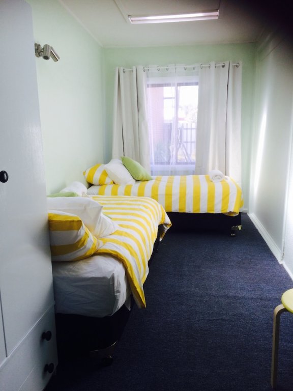 Фото Town House Motor Inn