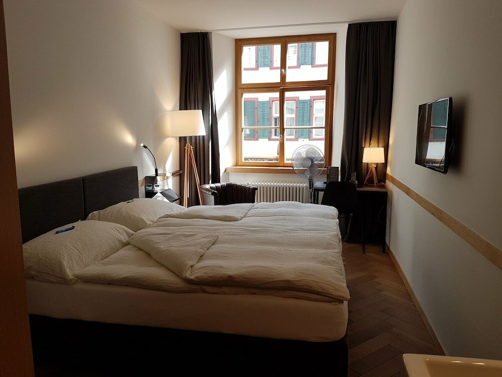 Отель ист вест