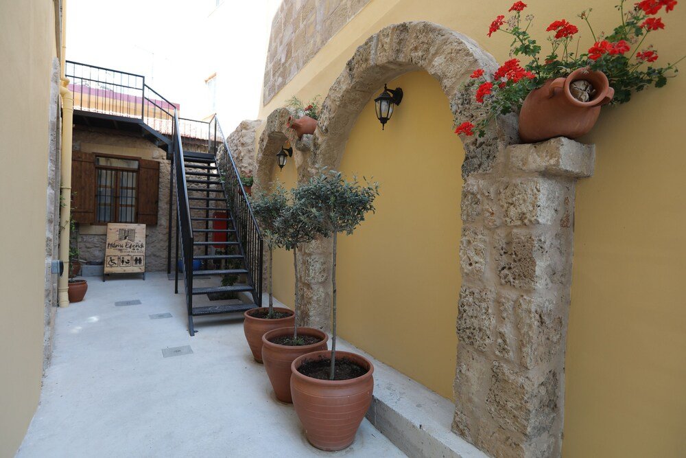 Фото Hilmi Efendi Guest House