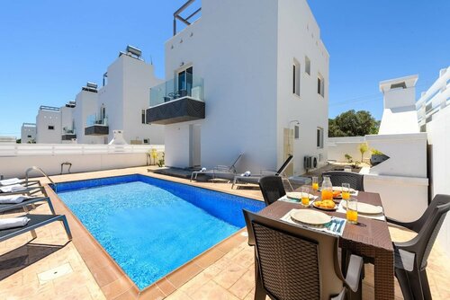 Гостиница Nissini Villa 4 в Айя-Напе