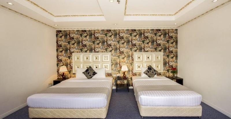 Фото Golden Crown Hotel