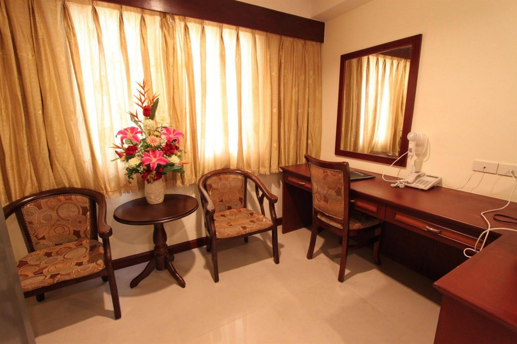 Фото Miloft Sathorn Hotel