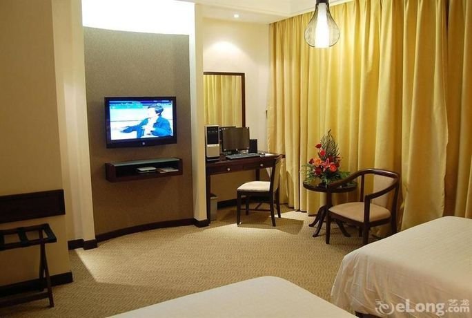 Фото Palace International Hotel