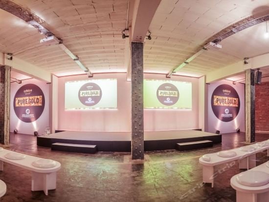 Фото Victoria Warehouse Hotel