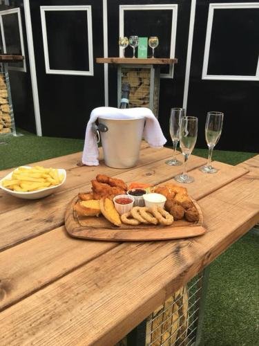 Фото The Dutch Mill Hotel