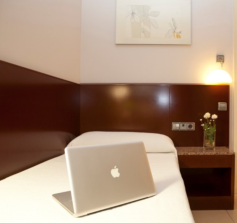 Фото Hostal Sant Pau