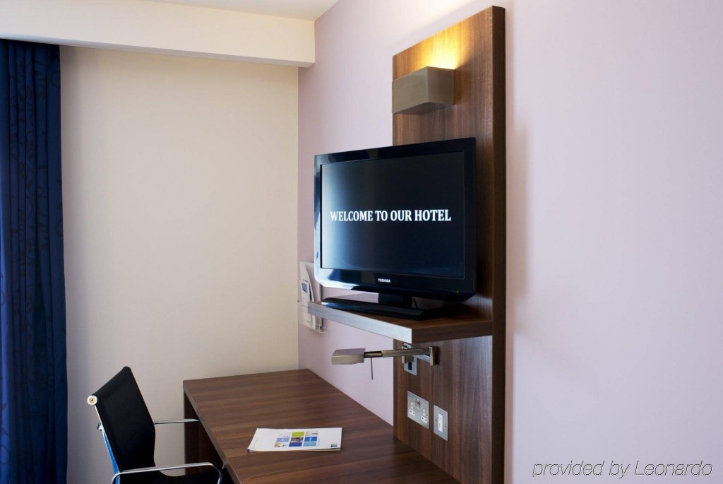 Фото Holiday Inn Express Dunstable, an Ihg Hotel