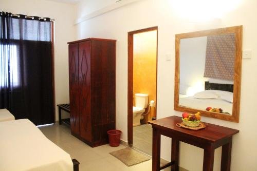 Фото Coral Seas Beach Hikkaduwa