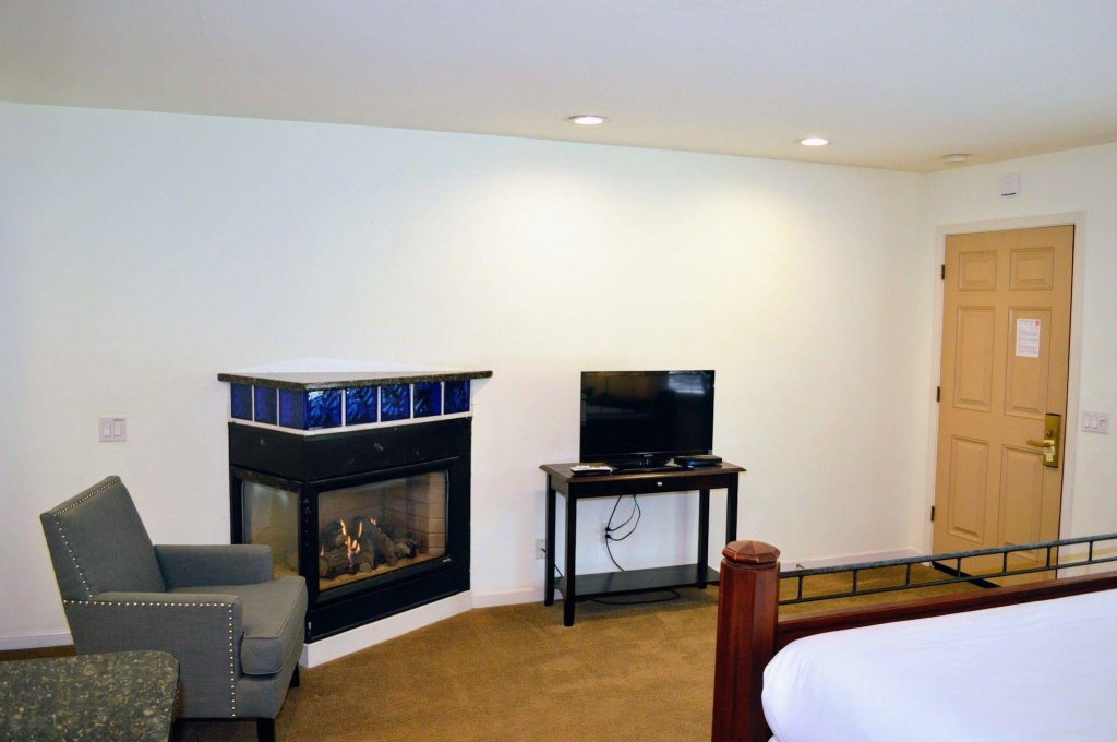 Фото Saratoga Oaks Lodge