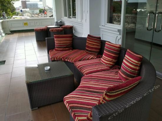 Фото Tickle Hotel