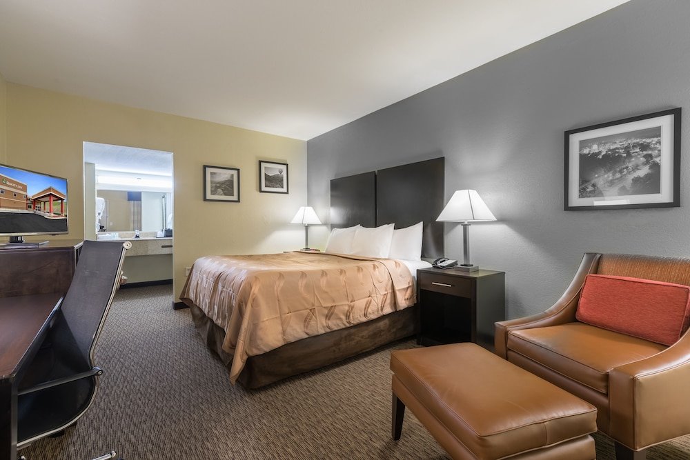 Фото Quality Inn Asheville Downtown Tunnel Road