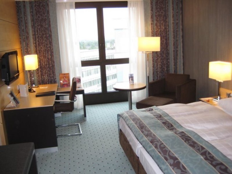 Фото Maritim Hotel Dusseldorf