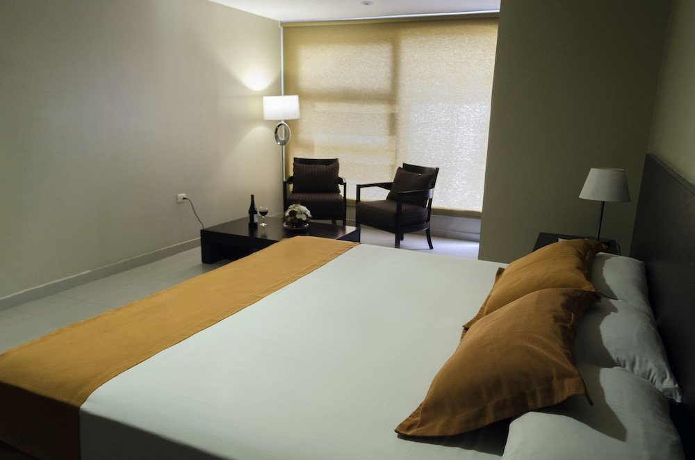 Фото Hotel Los Almendros