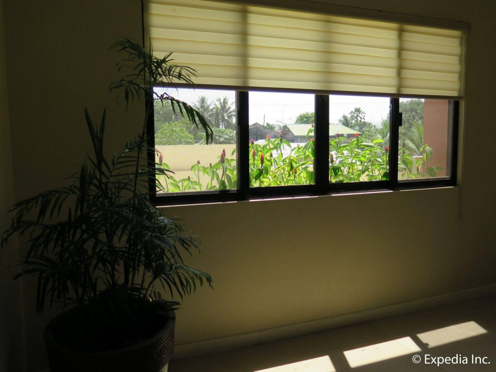 Фото The Royale House Travel Inn and Dormitel