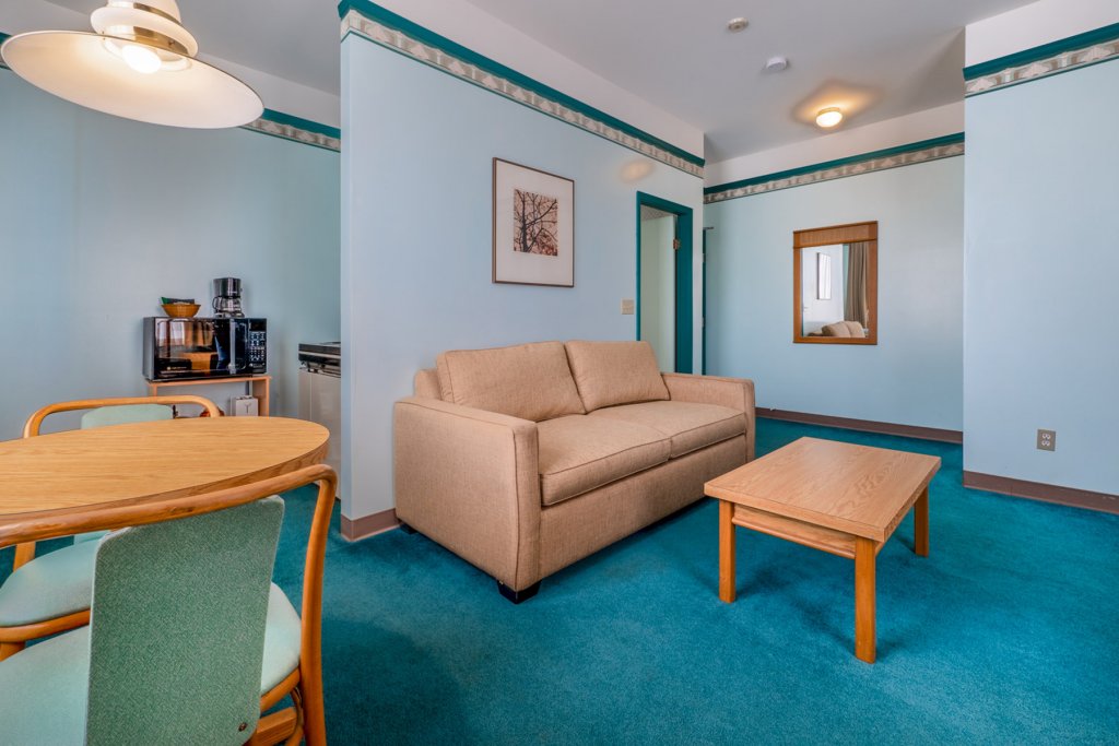 Фото Cedars Inn Hotel & Convention Center