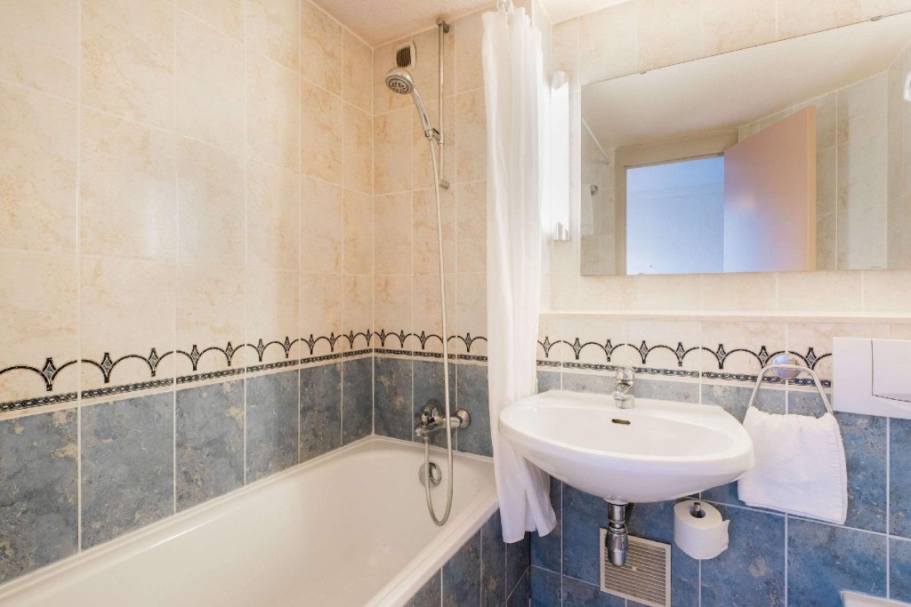 Фото Hôtel des Arcades Cachan