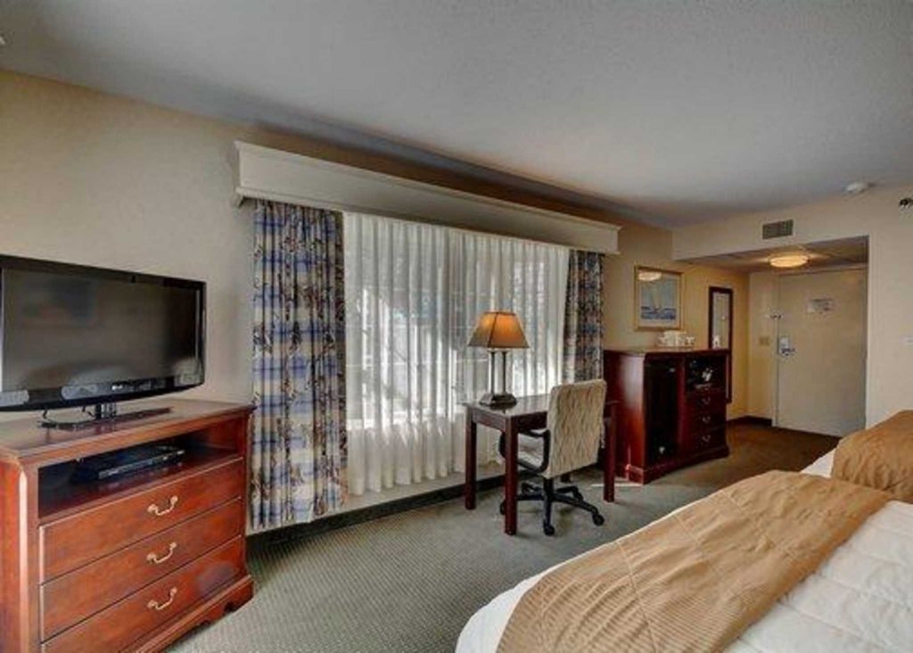 Фото Edgar Hotel Martha's Vineyard, Ascend Hotel Collection