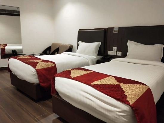 Фото Hotel Saptagiri