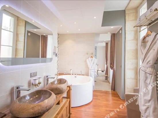 Фото Hôtel des Quinconces