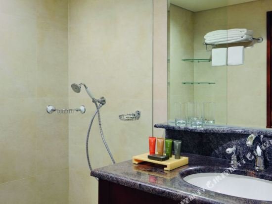 Фото Mövenpick Hotel & Resort Al Bida'a Kuwait