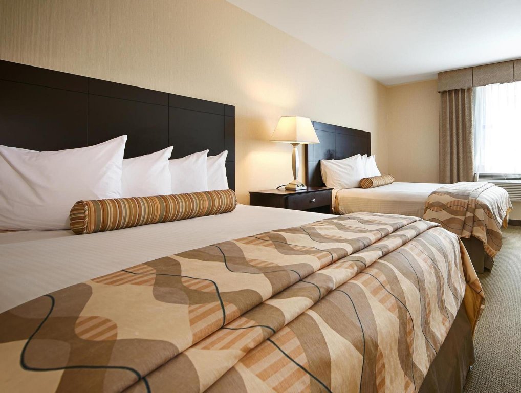 Фото Best Western Plus Philadelphia Airport S. At Widener Univ