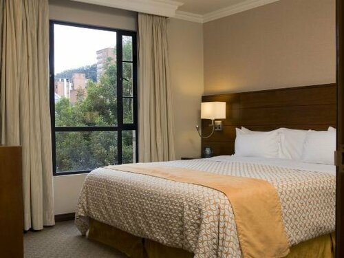 Гостиница Embassy Suites by Hilton Bogotá Rosales в Боготе