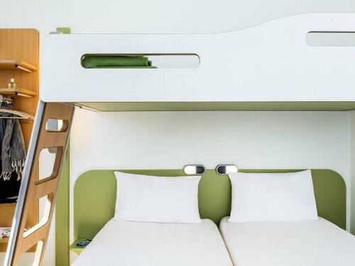 Гостиница Ibis budget Saint Quentin Yvelines - Vélodrome в Монтиньи-ле-Бретонё