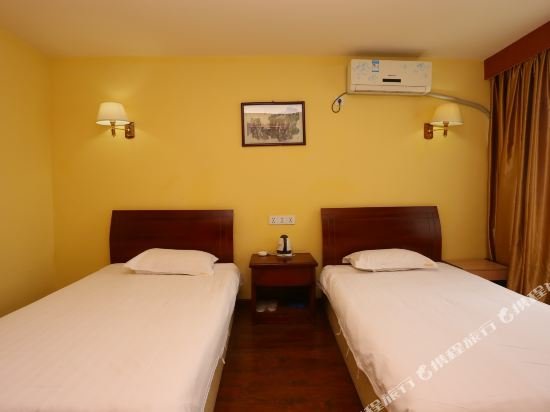 Фото Zhengfu Caotang Decent Inn